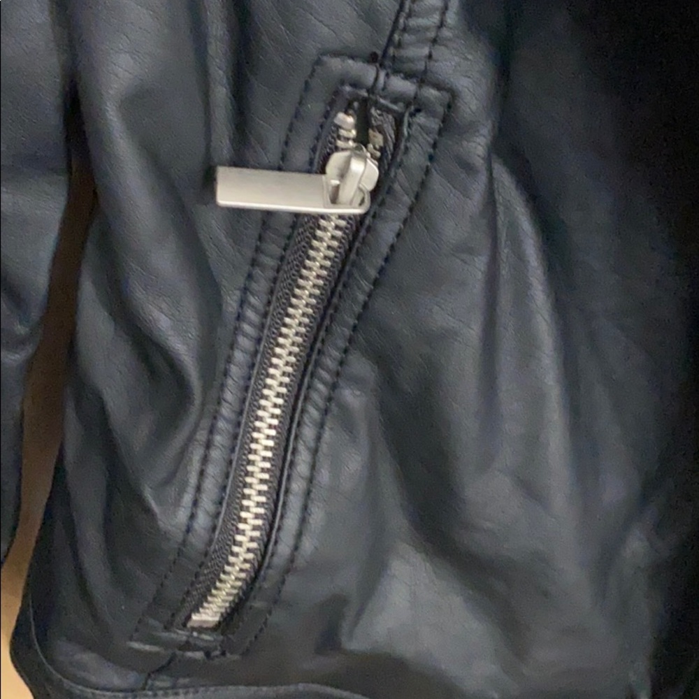 Leather type ? Jacket - Picture 3 of 3
